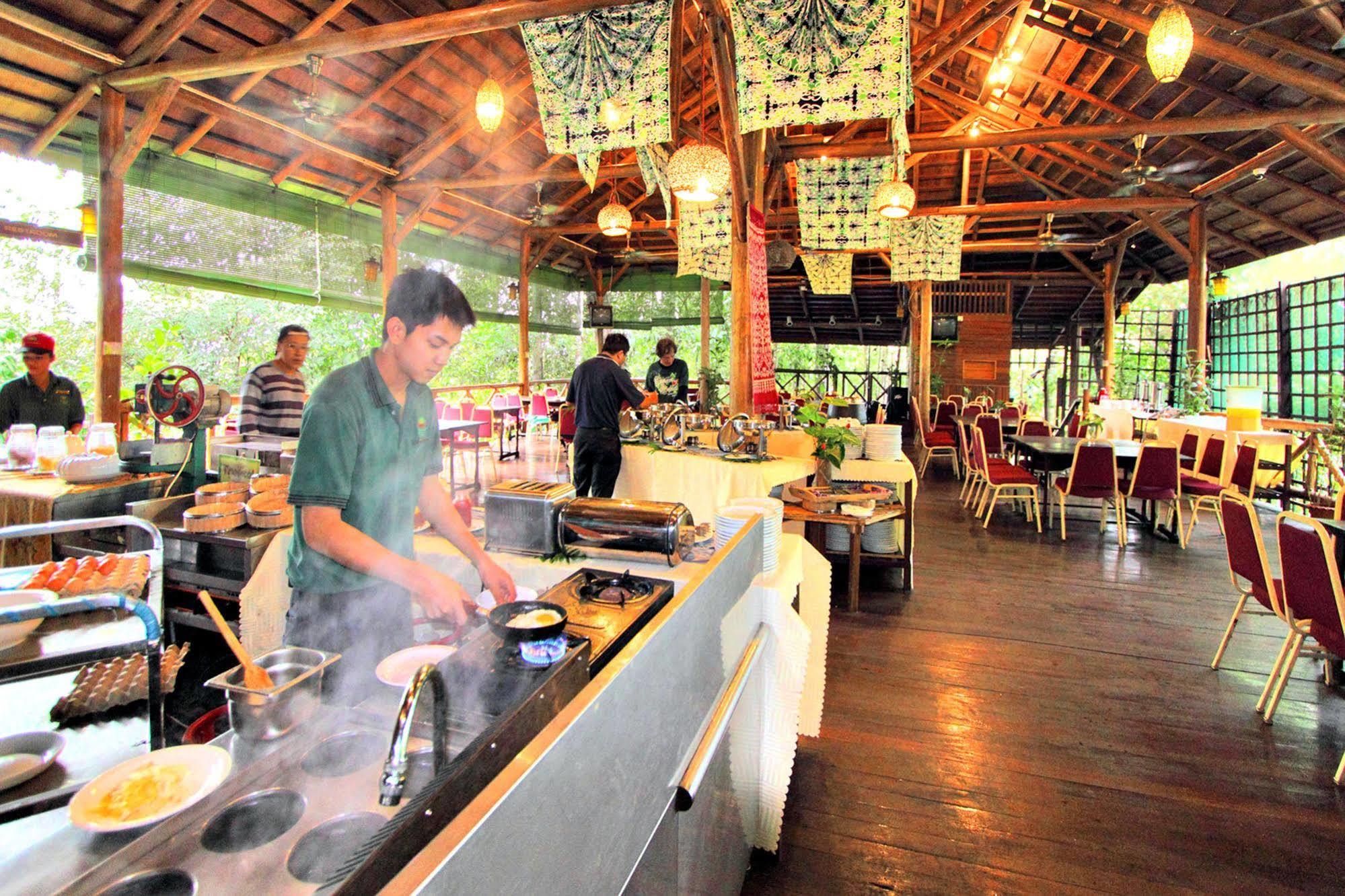 Borneo Tropical Rainforest Resort Miri Esterno foto