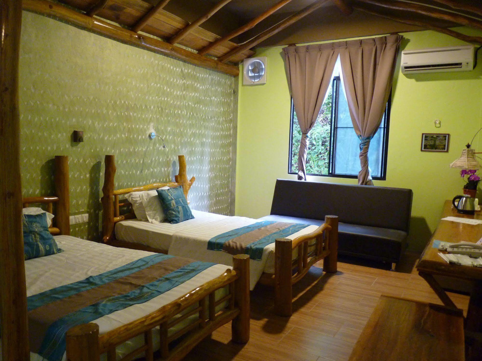 Borneo Tropical Rainforest Resort Miri Esterno foto